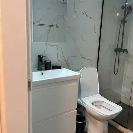 Modern Duplex Apartment 207 Near American Embassy Tirana Exterior photo